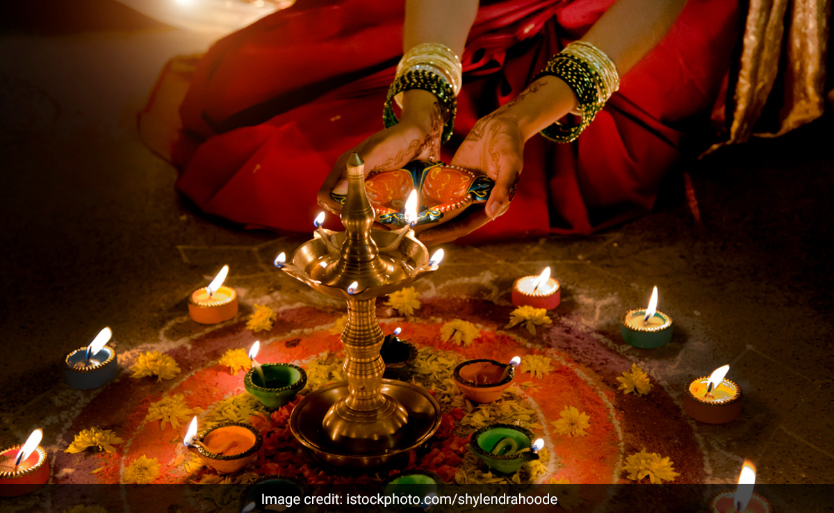 Hosting Diwali Party? 5 Finger Foods To Pair With Your Drink